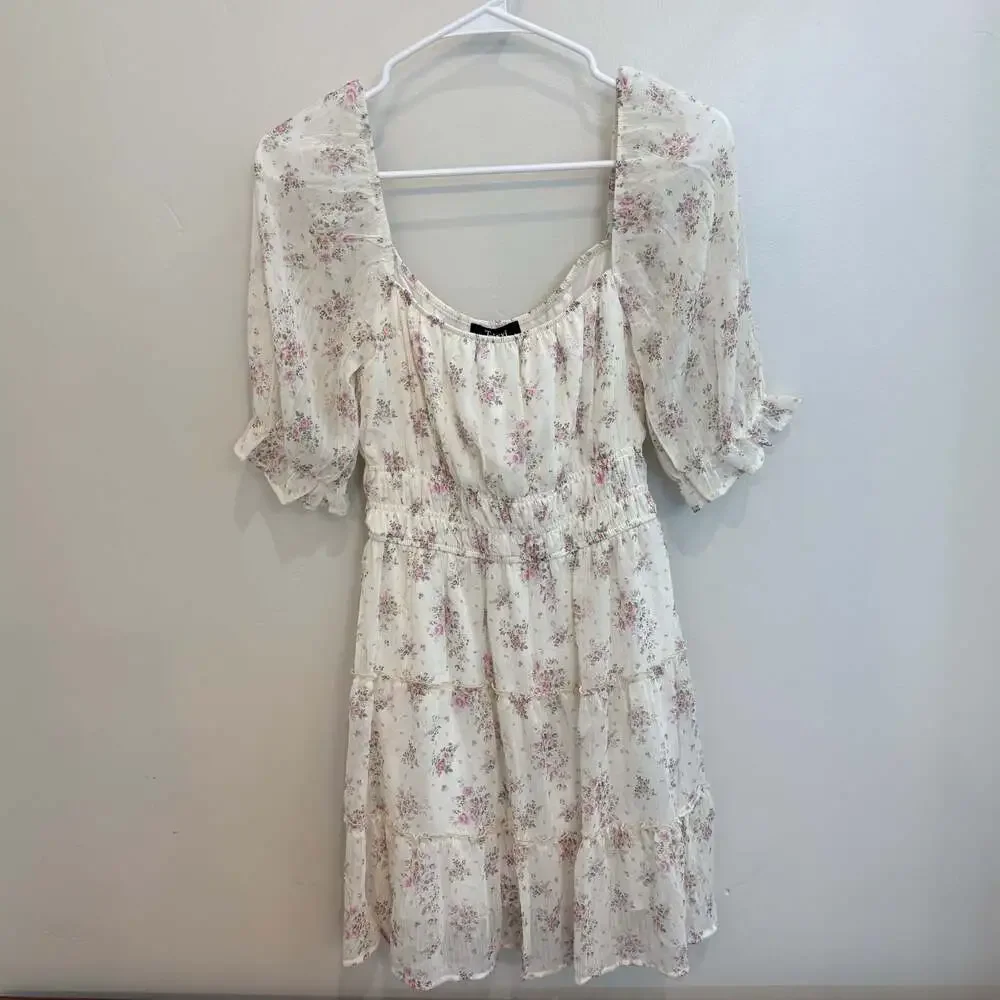 Trixxi Juniors' Floral Print Smocked Tiered Mini Dress with Puff Sleeves